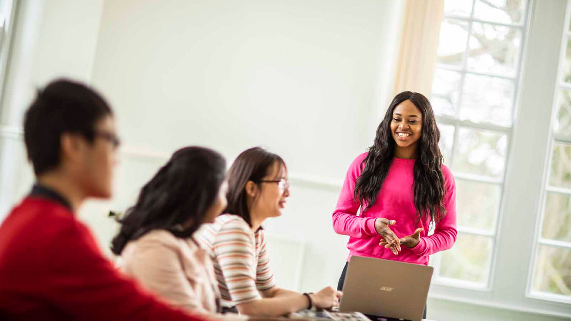 Student running session and discussion with other students