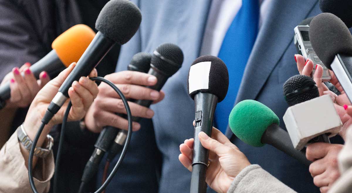 people holding microphones