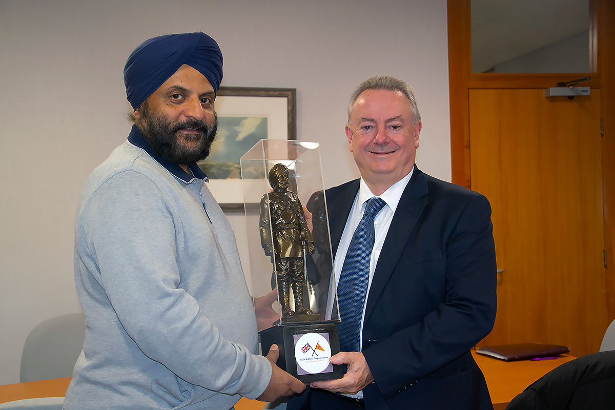 The Sikh Soldier Organisation presented the sculpture to the Vice-Chancellor