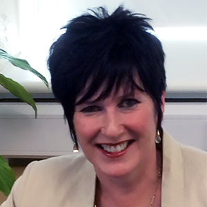 Dr Lynn Senior