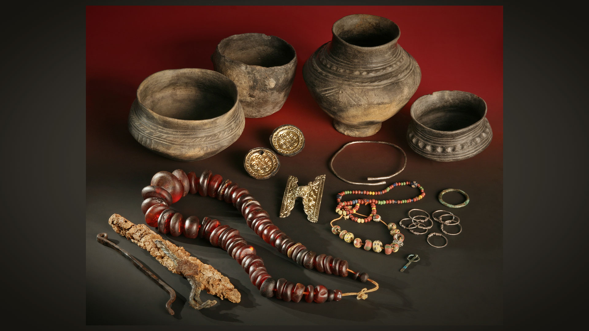  Grave goods from inhumation grave 3532 at Issendorf cemetery.