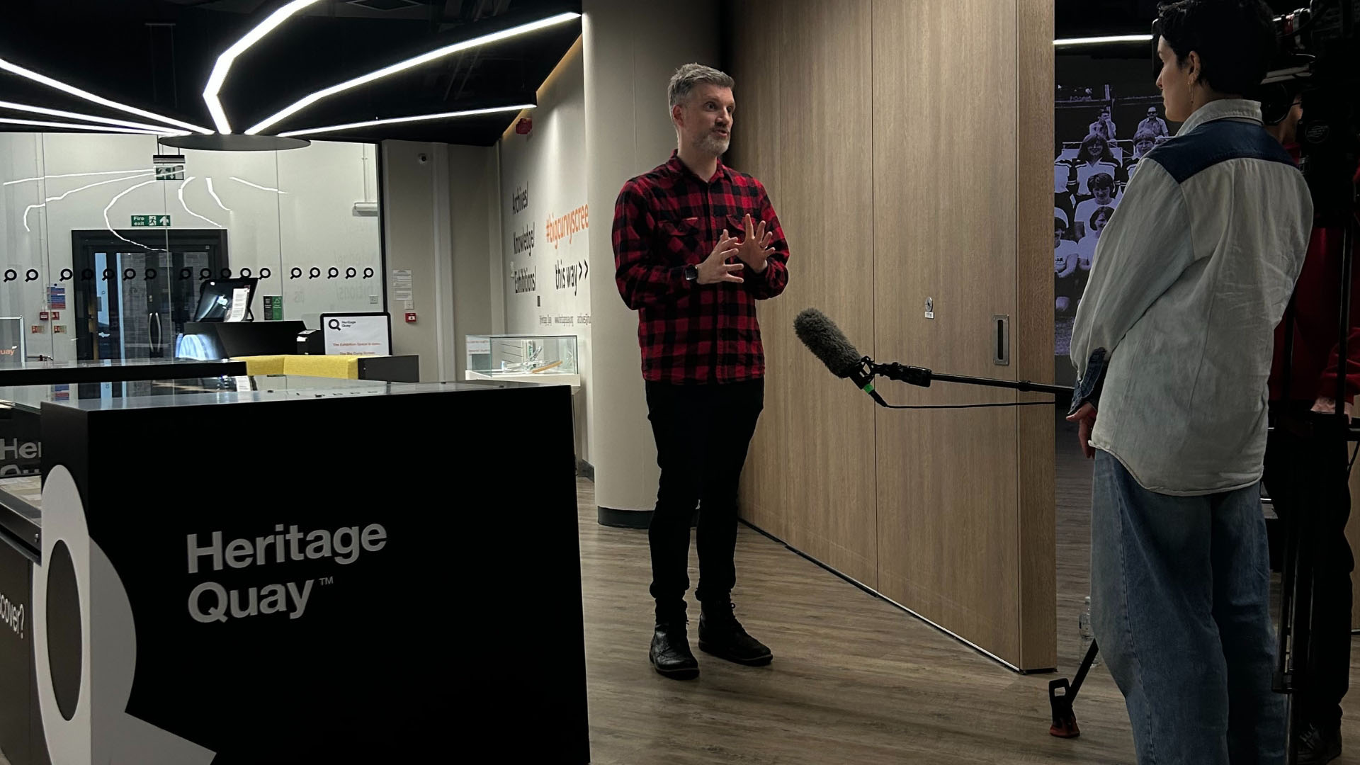 Dave Smith speaking to the rounders documentary makers in Heritage Quay