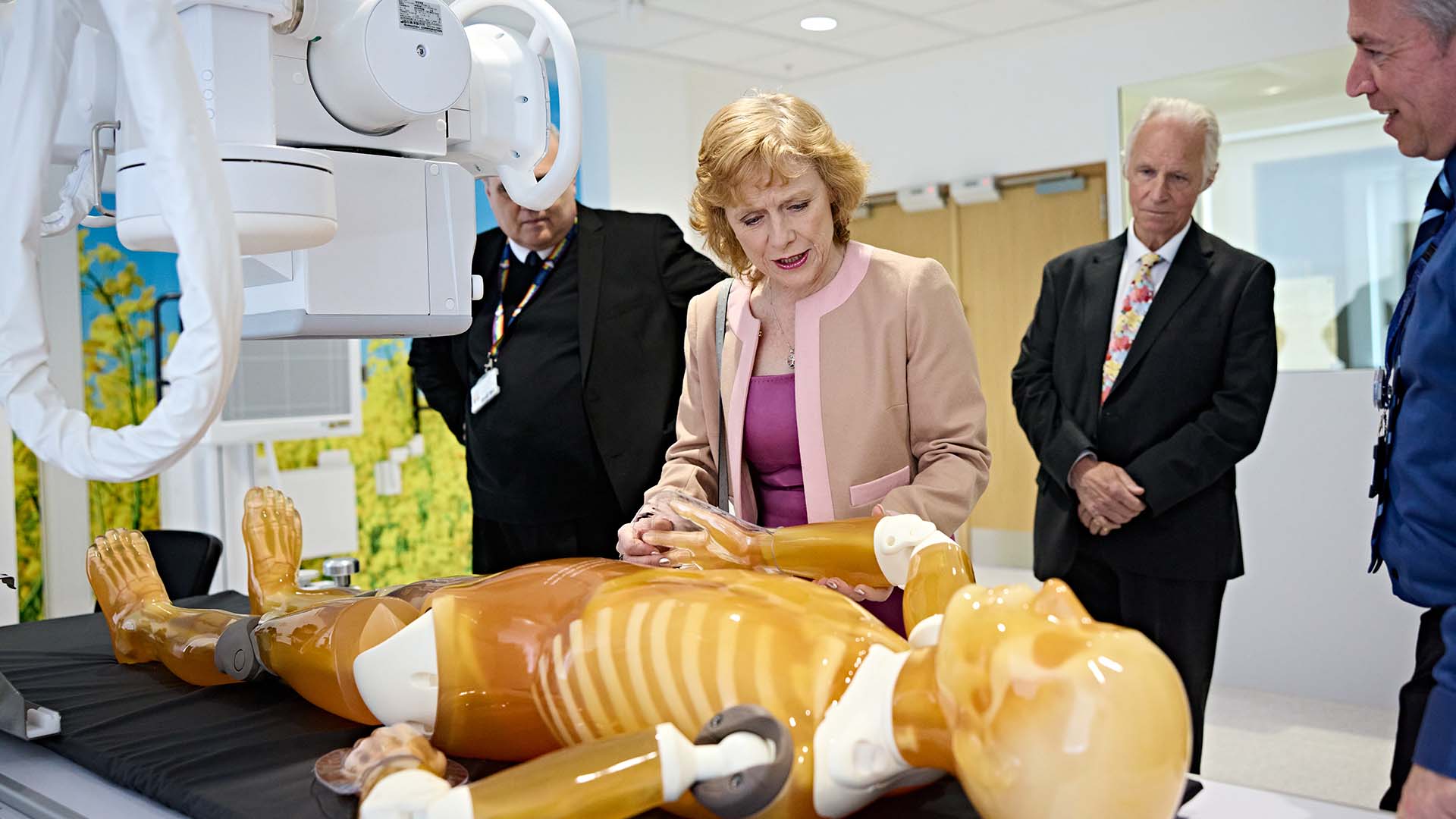 Dr Sarah Jarvis and a skeleton simulation mannequin