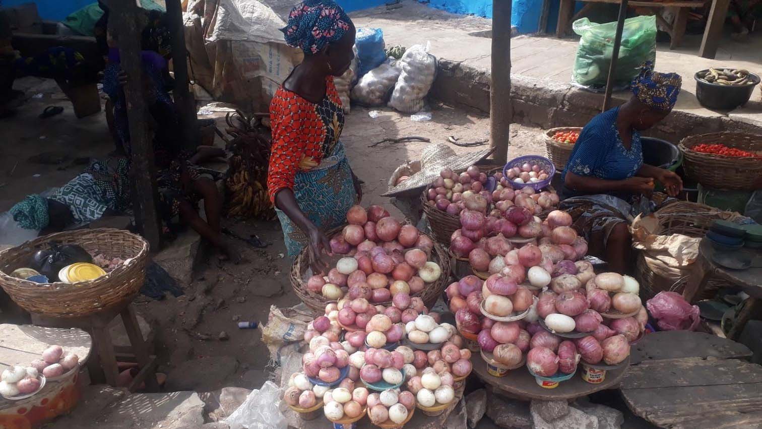 A market stall in Nigeria selling fruit and vegetables