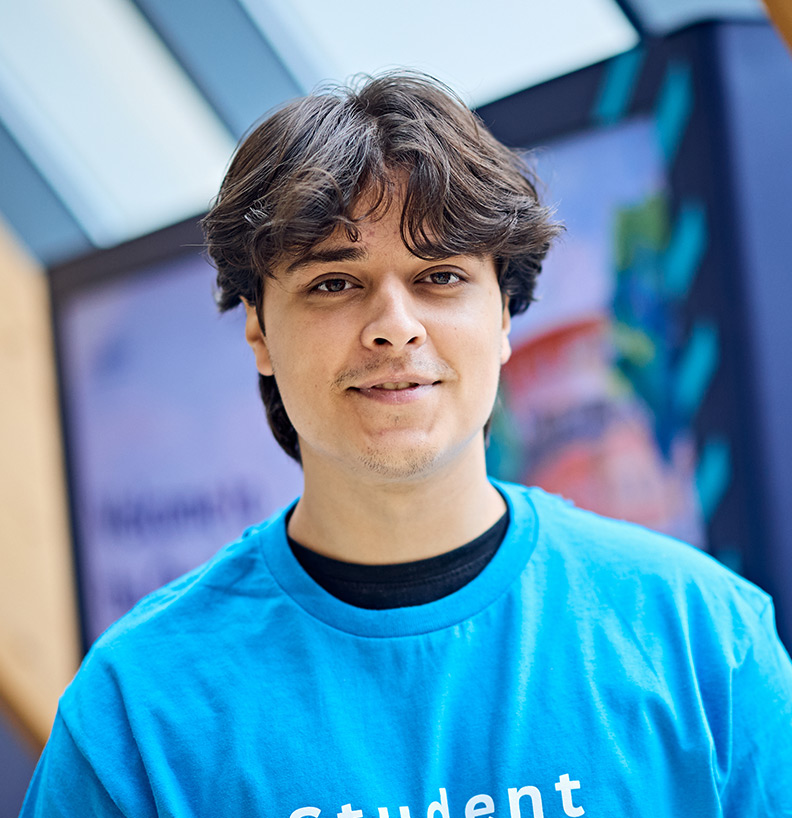 Headshot of Mohammad.