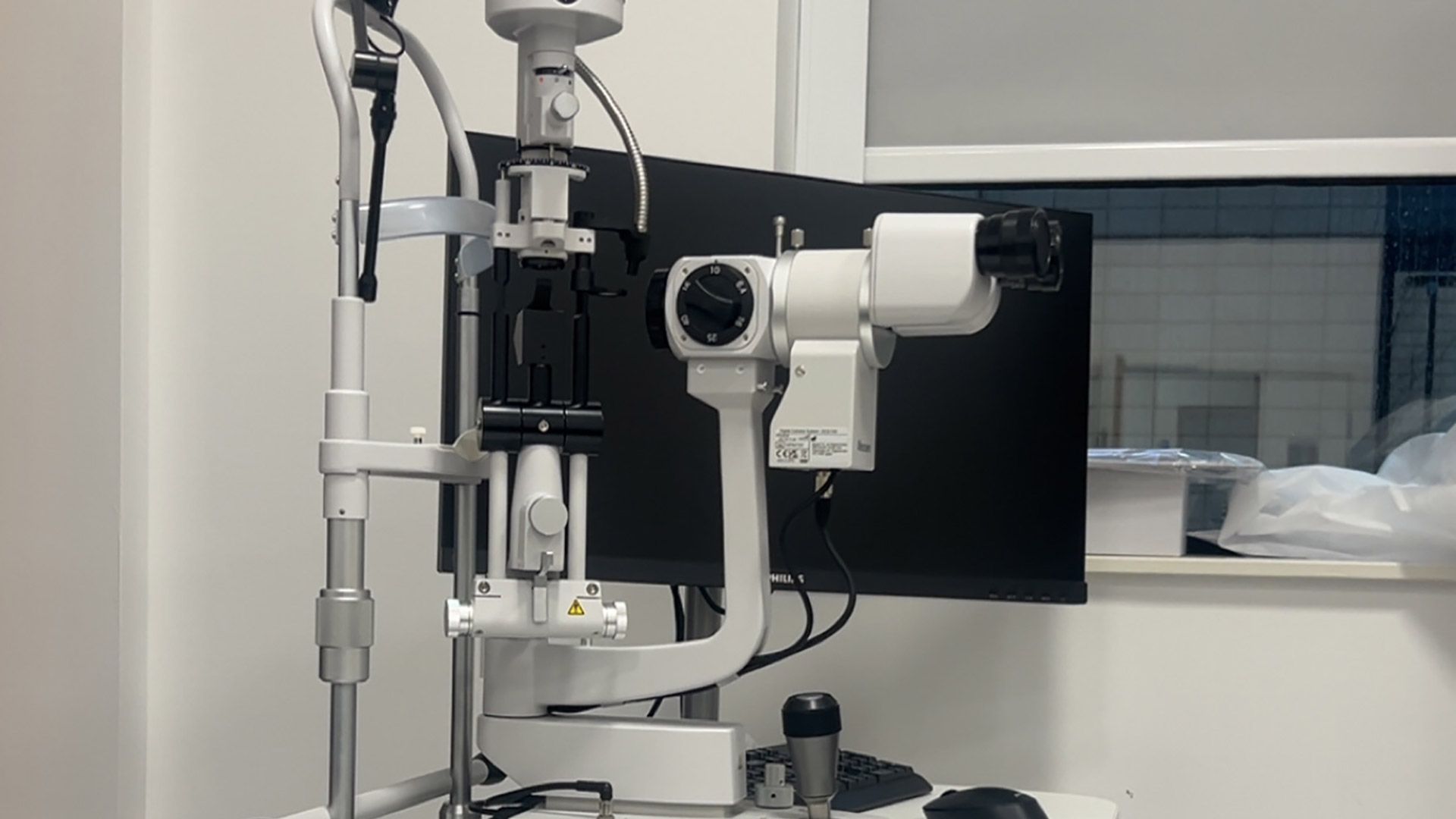 A slit lamp, used to assess a patient's eye health.
