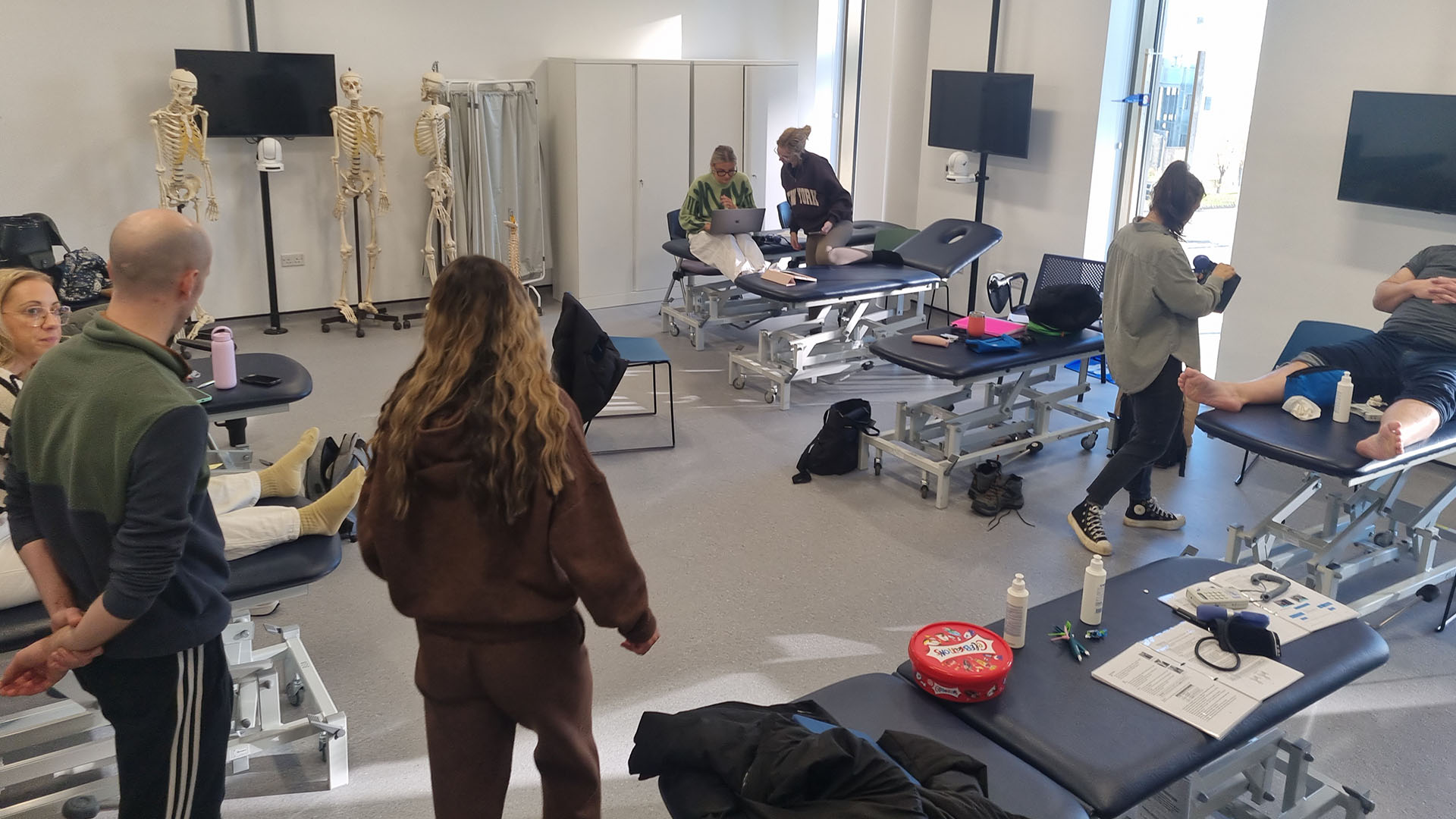 Students in a room in the podiatry facilities in Daphne Steele.