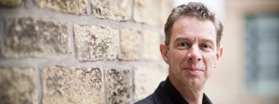 Dr Simon Crump